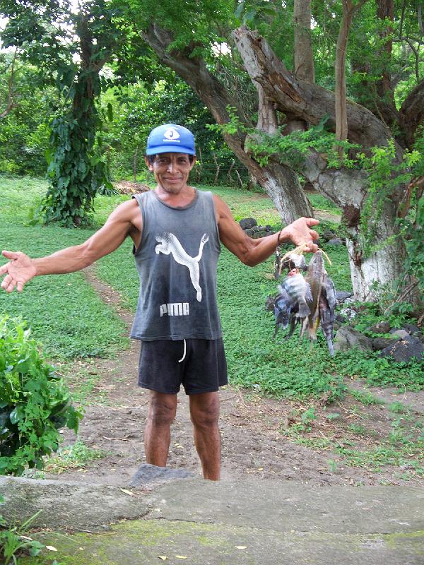 100_2375.jpg - Fish this gentelmen caught.... Ometepe on Lake Nicaragua.