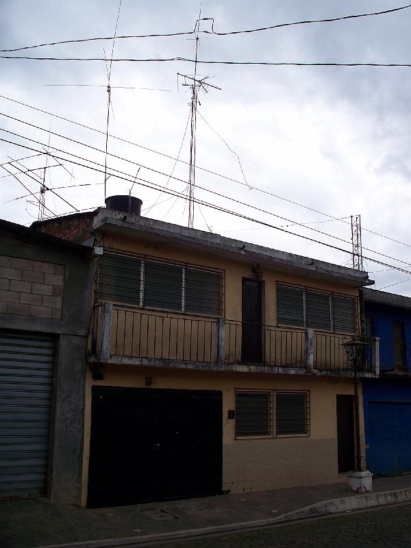 100_2610.jpg - I'm guessing an amateur radio operator in Ataco although I'm not sure...