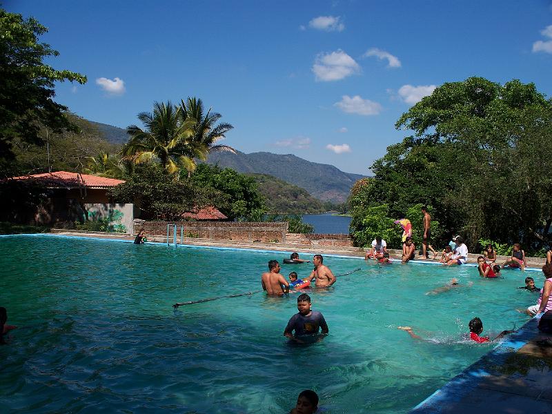 100_2794.jpg - A pool at the private park at lago de coatepeque