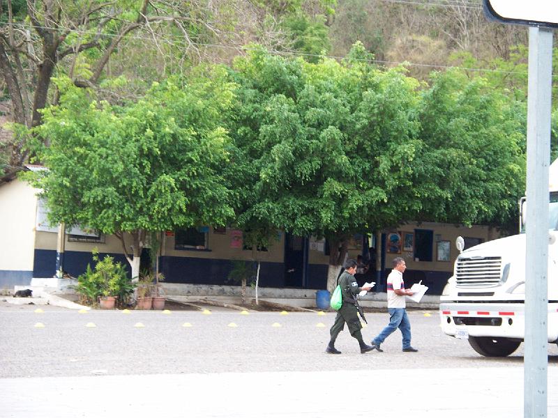 100_1876.jpg - Honduras from Guatemala