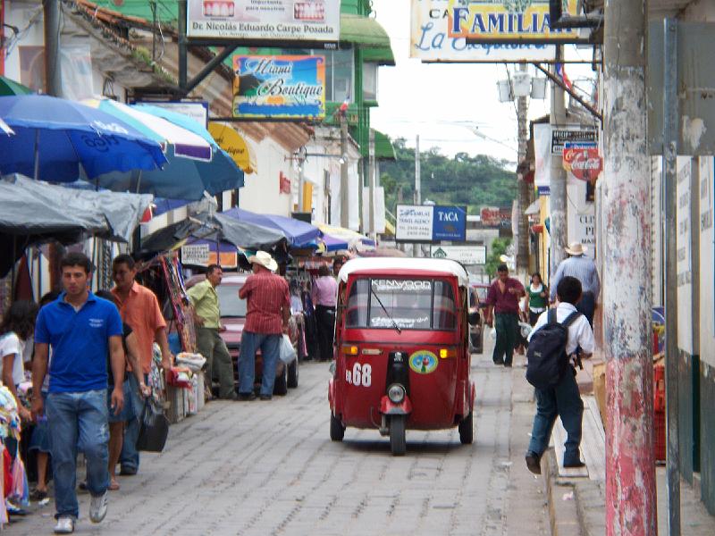 100_1417.jpg - Metapan has these unique small taxis.  I don't see these in Santa Ana or San Salvador, at least not in the areas I've visited so far.
